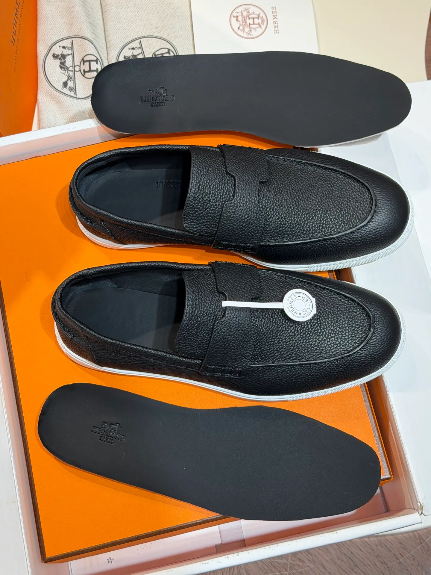 【HERMES】Top P:800💰-Size: 39-44 (38.45. Customized) H Home Freesstyle Men's Loafers Calfskin and Epsom Heritage calfskin high-top sports shoes, the soles are decorated with saddle stud buckle patterns, creating a modern urban style. Imported cowhide + cowhide lining + customized TPU outsole.